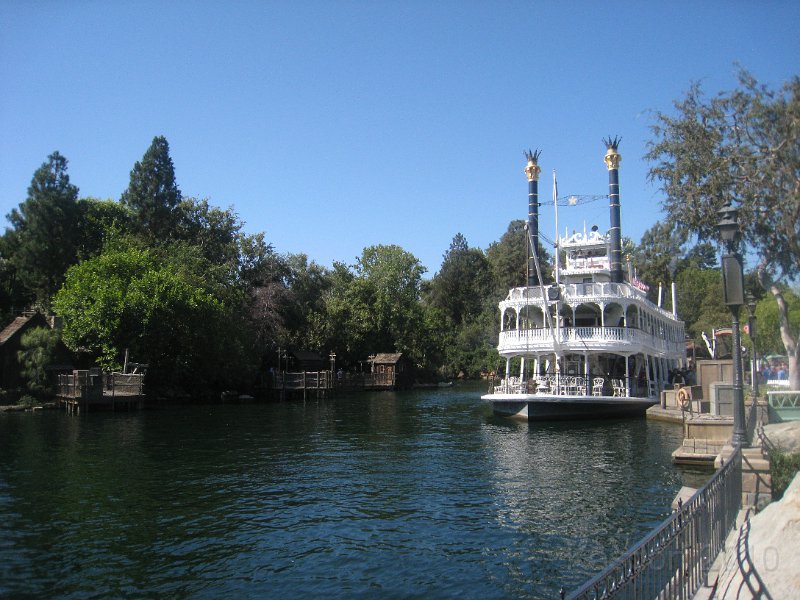 Disneyland 2010 Park 0425.JPG